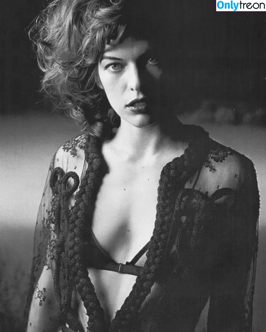 Milla Jovovich nude photo #0034 (MillaJovovich)