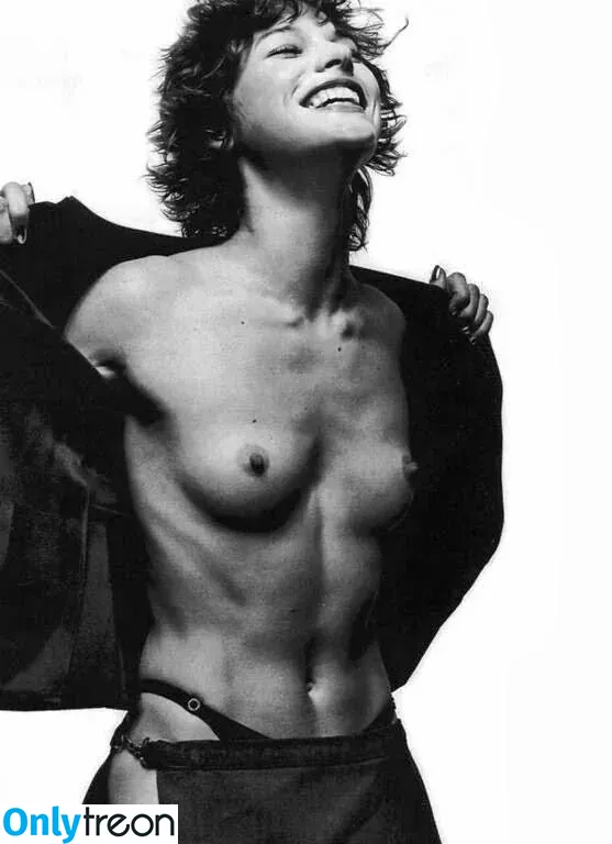 Milla Jovovich nude photo #0055 (MillaJovovich)