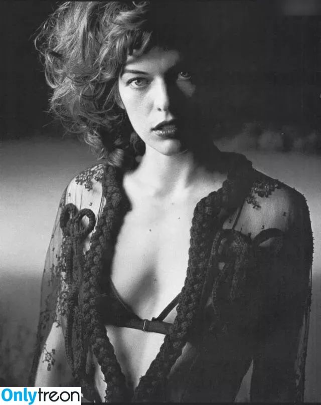 Milla Jovovich nude photo #0129 (MillaJovovich)