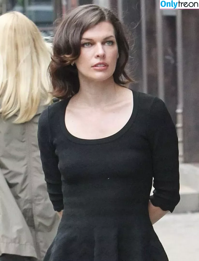 Milla Jovovich nude photo #0136 (MillaJovovich)