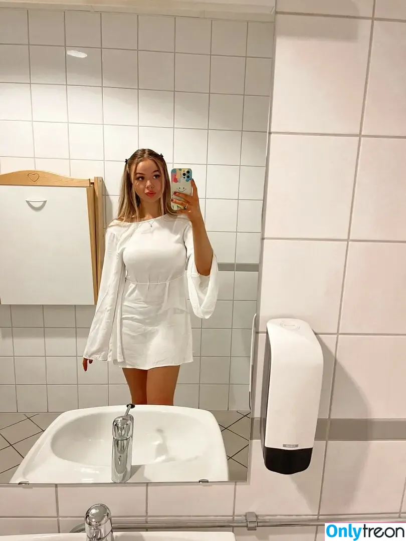 millevip nude photo #0052 (Mille.vipx)