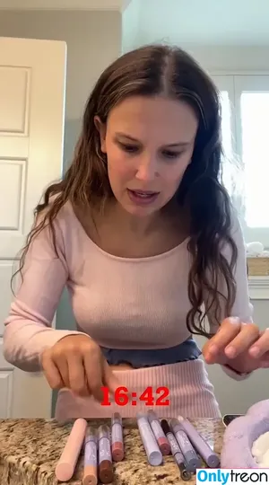 Millie Bobby Brown / milliebobbybrown nude photo #3434