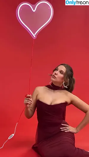 Millie Bobby Brown / milliebobbybrown nude photo #3537