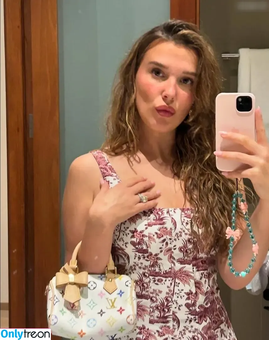 Millie Bobby Brown nude photo #3579 (milliebobbybrown)