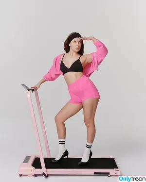 Millie Bobby Brown / milliebobbybrown nude photo #4568