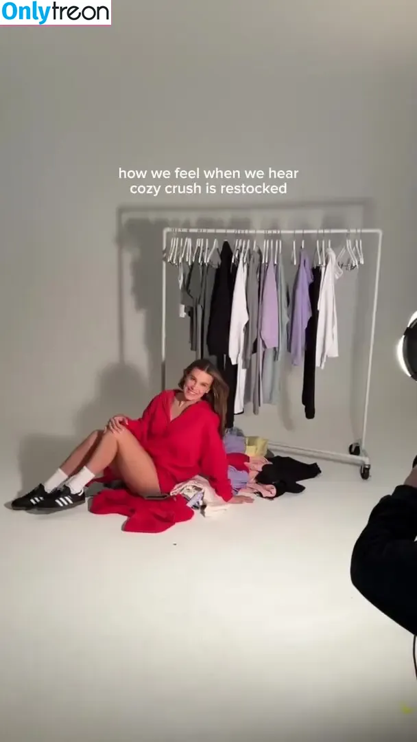 Millie Bobby Brown nude photo #4050 (milliebobbybrown)