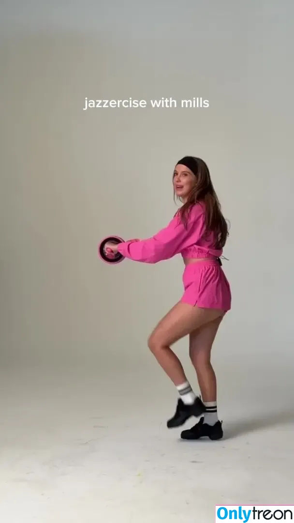 Millie Bobby Brown nude photo #4497 (milliebobbybrown)