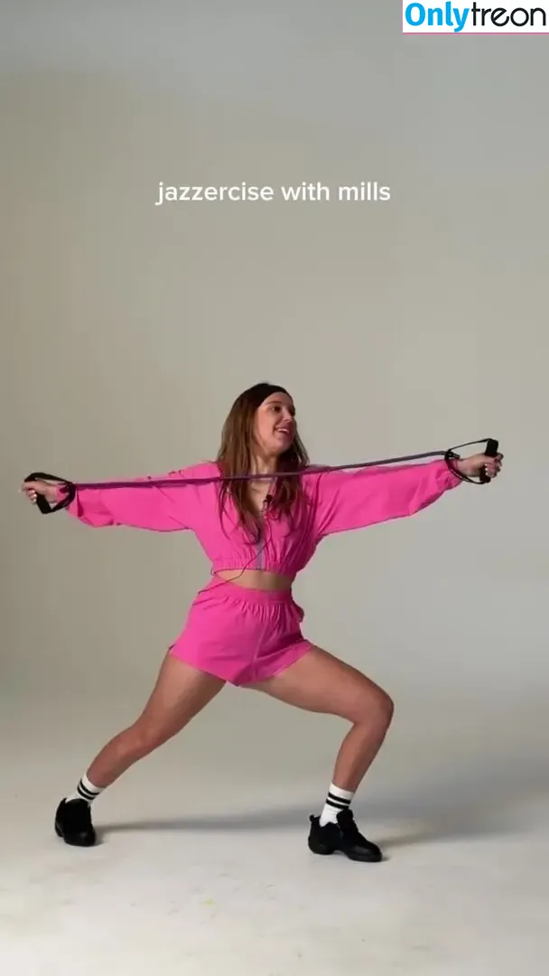 Millie Bobby Brown nude photo #4498 (milliebobbybrown)