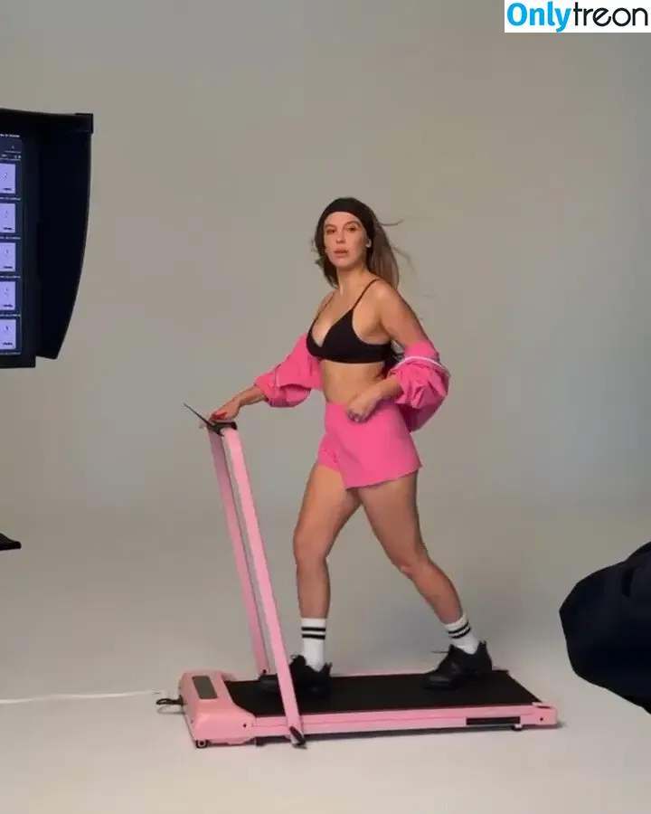 Millie Bobby Brown nude photo #4564 (milliebobbybrown)