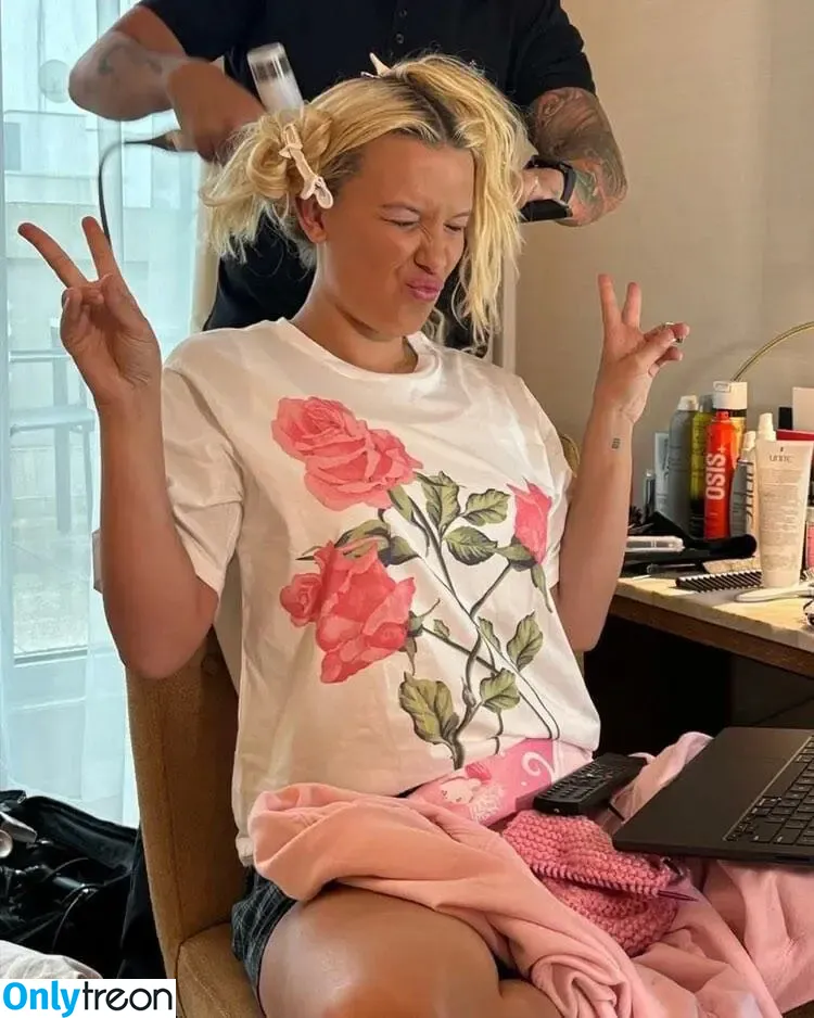 Millie Bobby Brown nude photo #4722 (milliebobbybrown)