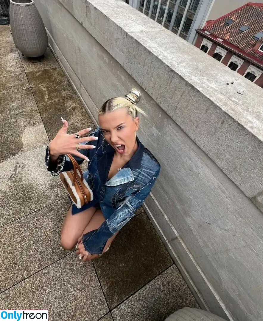 Millie Bobby Brown nude photo #4807 (milliebobbybrown)