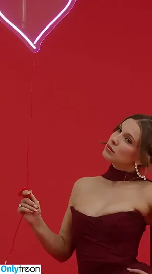 Millie Bobby Brown / milliebobbybrown nude photo #5723
