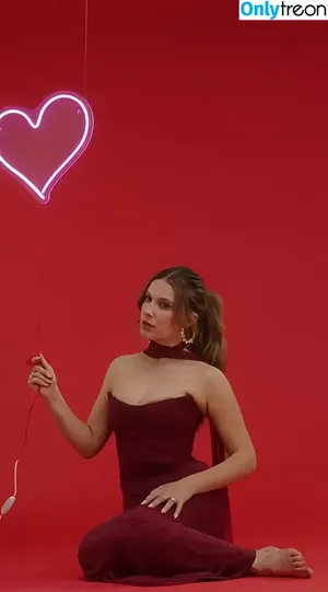 Millie Bobby Brown / milliebobbybrown nude photo #5736