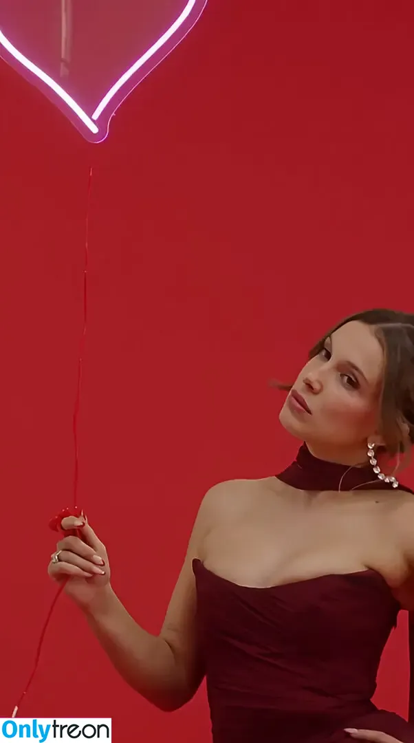Millie Bobby Brown nude photo #5723 (milliebobbybrown)