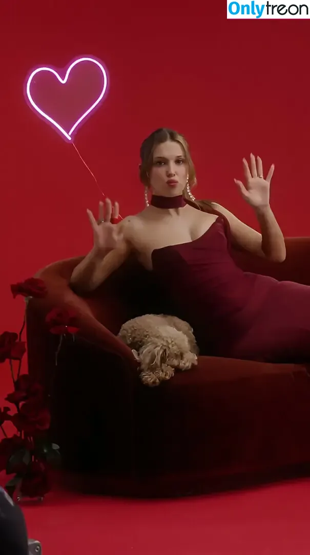 Millie Bobby Brown nude photo #5737 (milliebobbybrown)