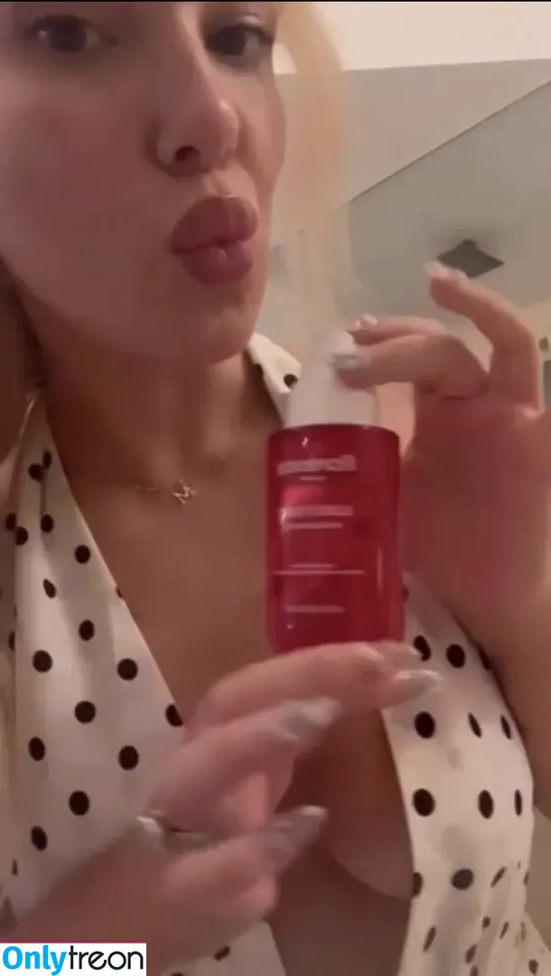 Millie Bobby Brown nude photo #5993 (milliebobbybrown)