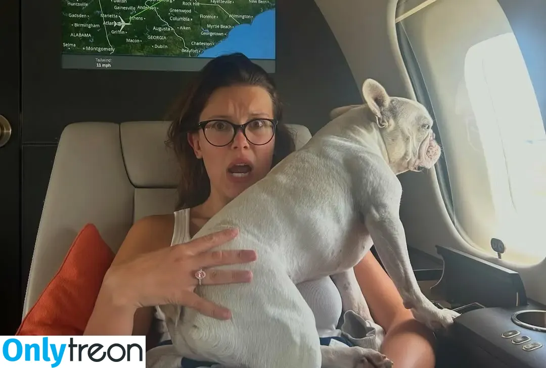 Millie Bobby Brown nude photo #6029 (milliebobbybrown)