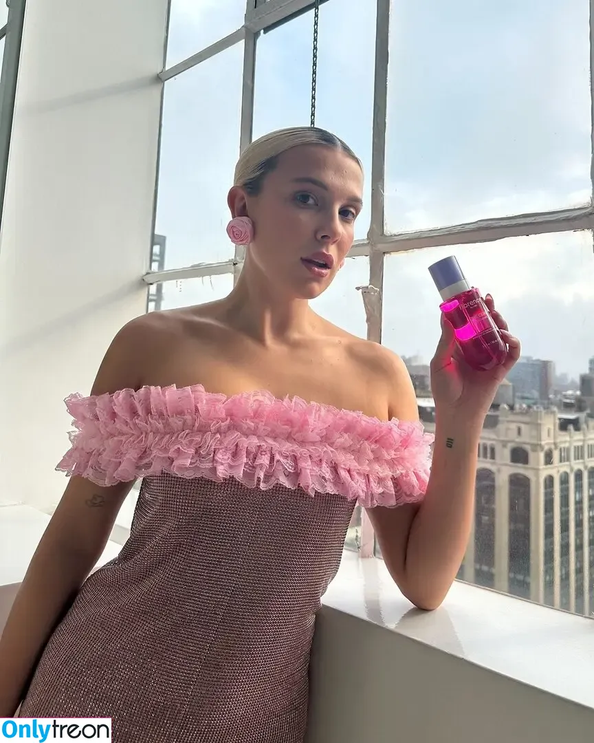 Millie Bobby Brown nude photo #6044 (milliebobbybrown)