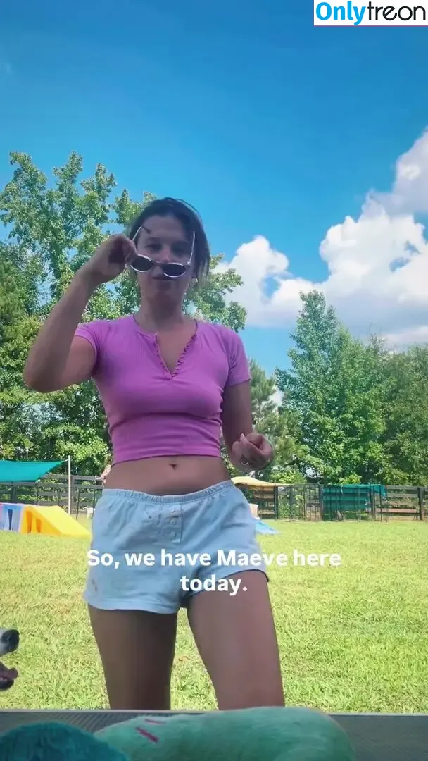 Millie Bobby Brown nude photo #6062 (milliebobbybrown)