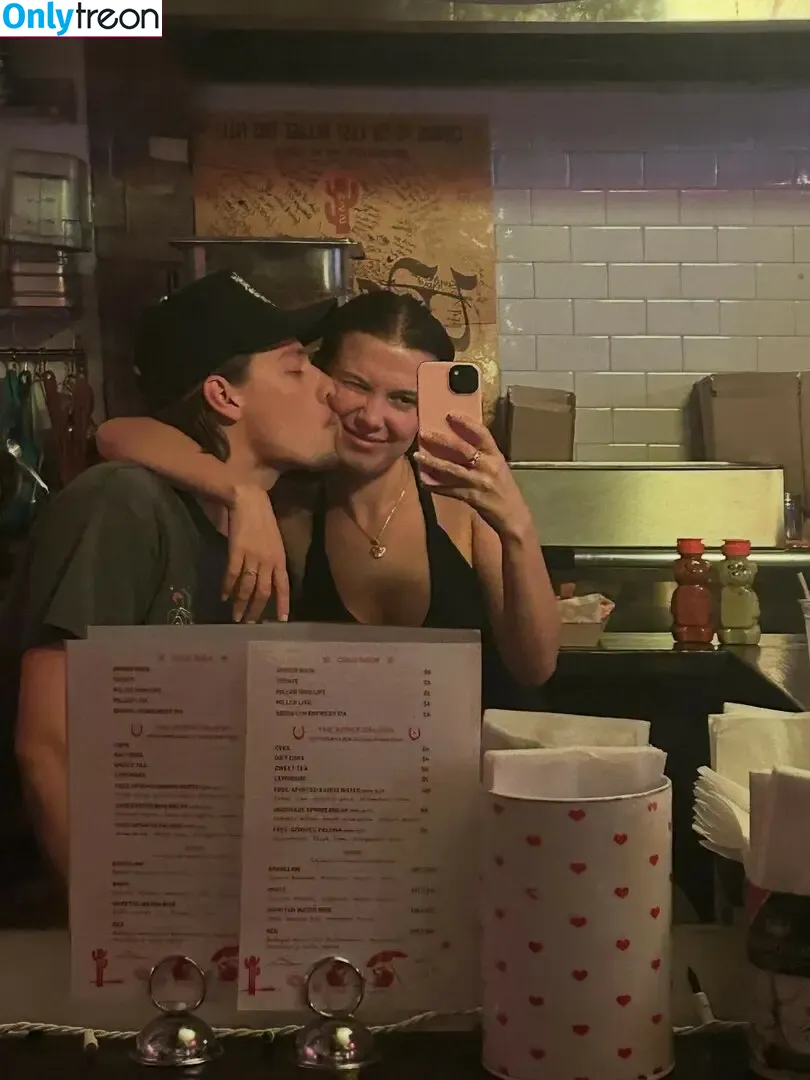 Millie Bobby Brown nude photo #6155 (milliebobbybrown)