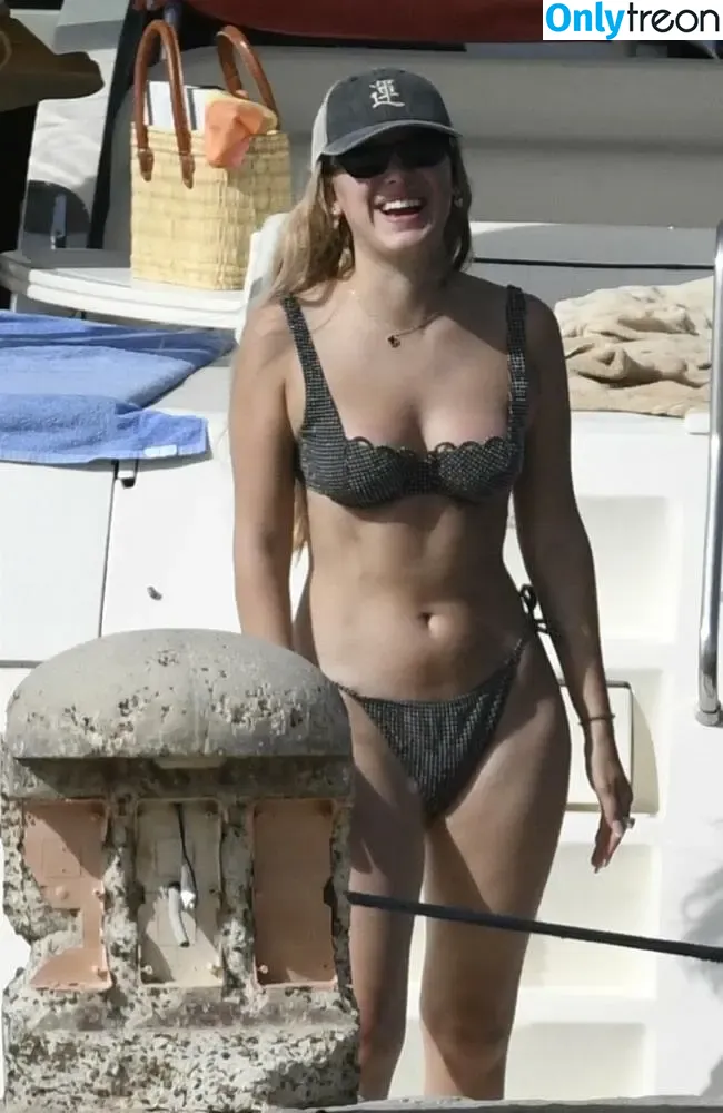 Millie Brown nude photo #0012 (Millie Brown)
