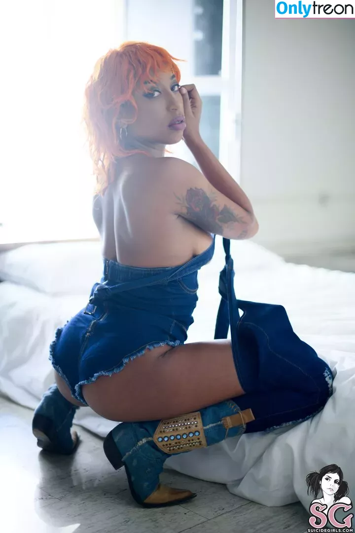 Milloux nude photo #0070 (millouxsuicide)