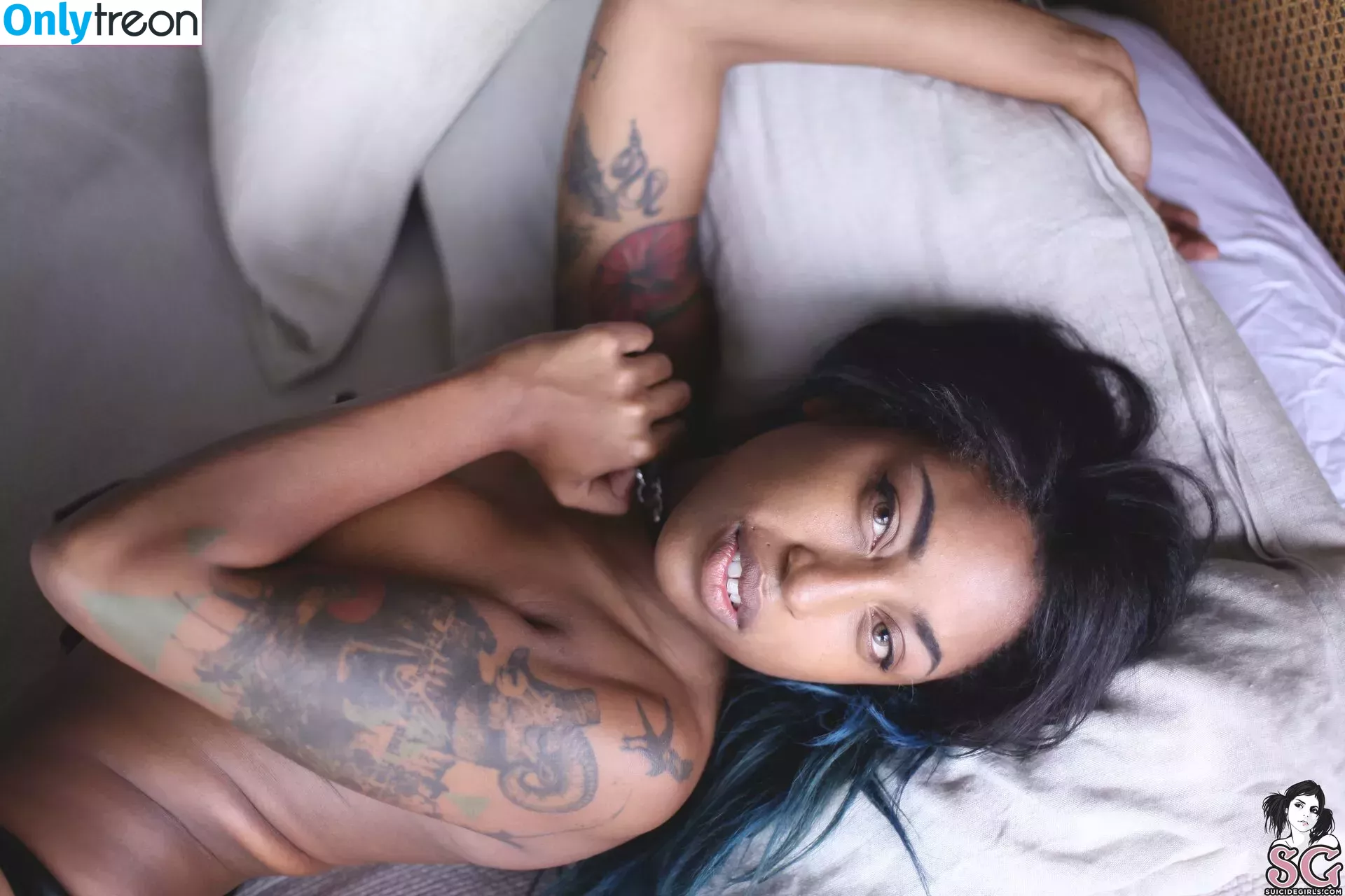Milloux nude photo #0201 (millouxsuicide)