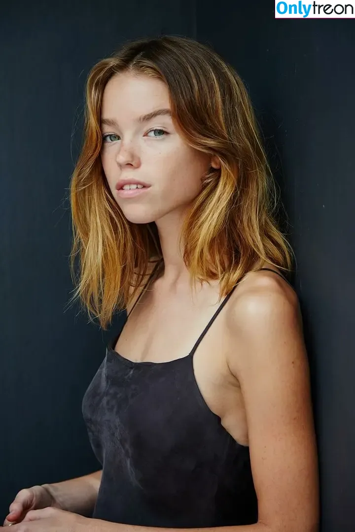 Milly Alcock nude photo #0001 (millyalcockactres)