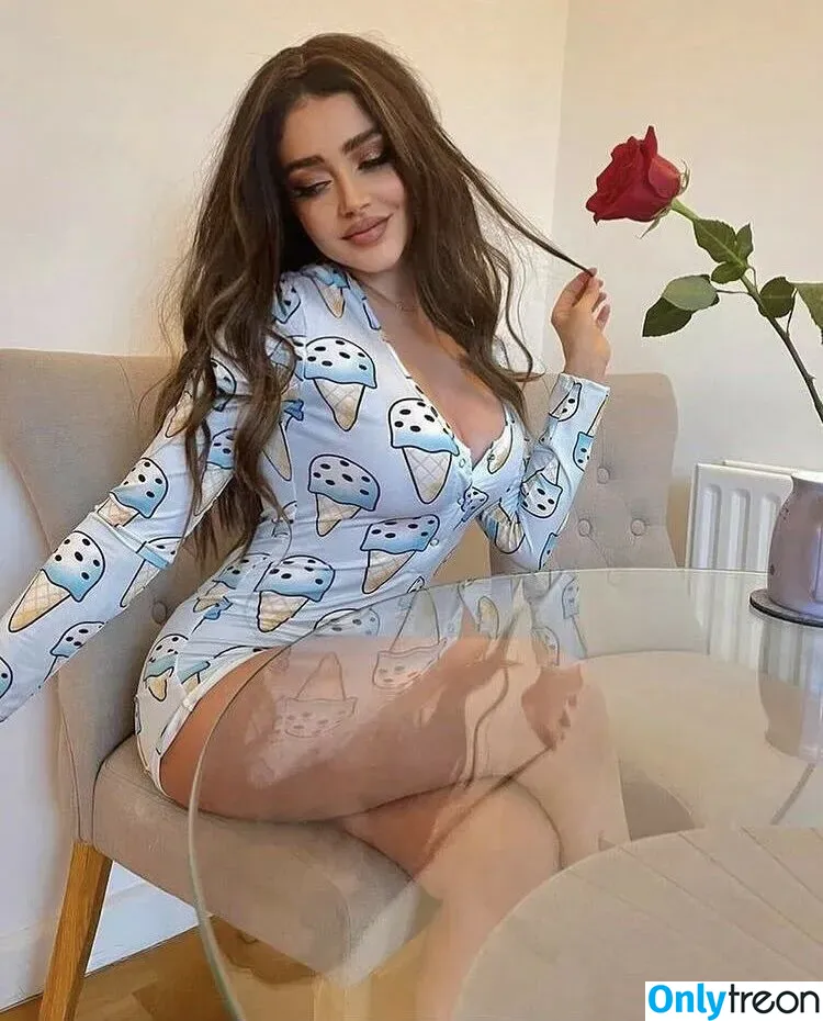 Mimi.QS nude photo #0012 (mimiqs / mimiqs_369)
