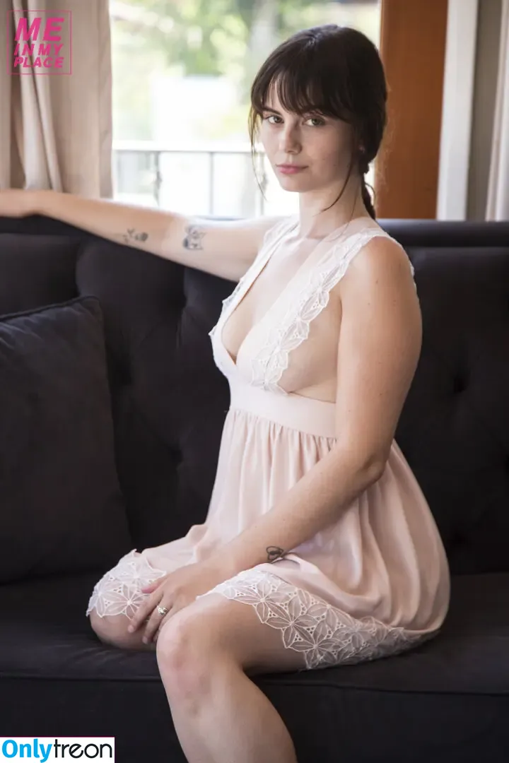 MIMP nude photo #1213 (Me In My Place / meinmyplace / u111922061)