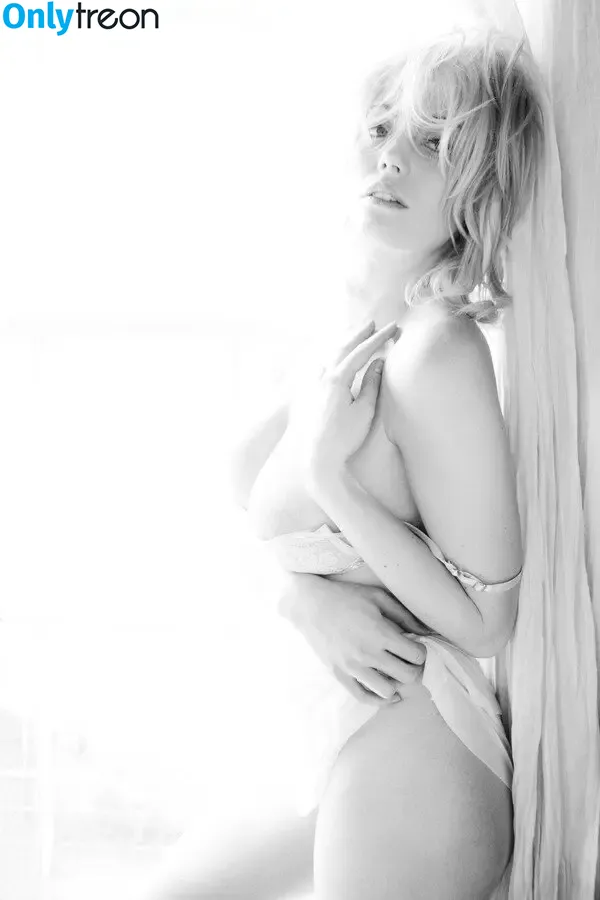 MIMP nude photo #1538 (Me In My Place / meinmyplace / u111922061)