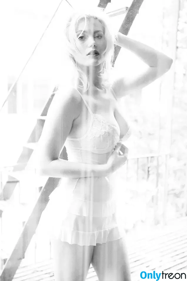 MIMP nude photo #1557 (Me In My Place / meinmyplace / u111922061)
