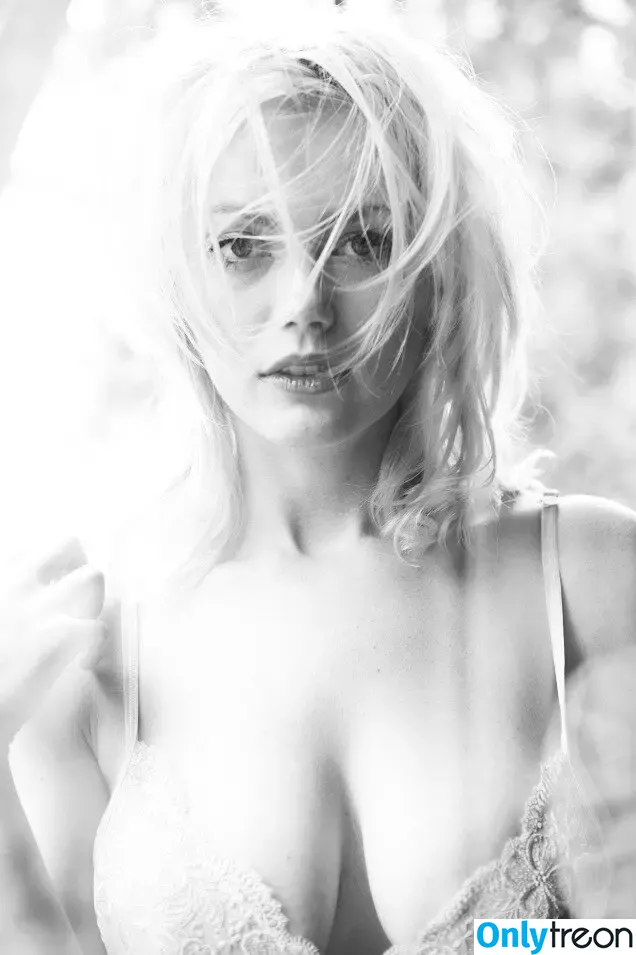 MIMP nude photo #1558 (Me In My Place / meinmyplace / u111922061)