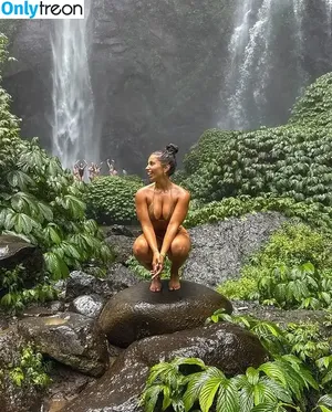 Mimsdaily.life / Mim Hamadache nude photo #0032