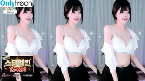 mina8017 / malang_sohee / 말랑소히♥ nude photo #0026