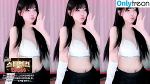 mina8017 / malang_sohee / 말랑소히♥ nude photo #0027