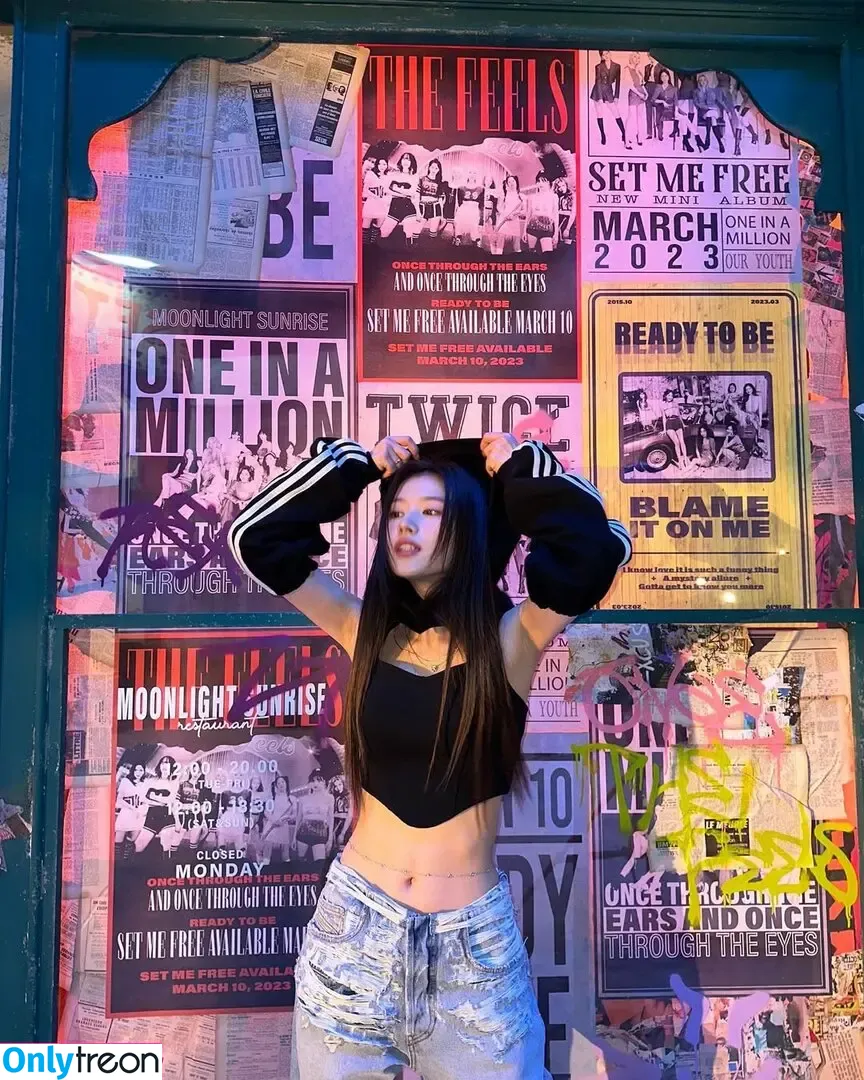 Minatozaki Sana (TWICE) nude photo #0013 (m.by__sana)