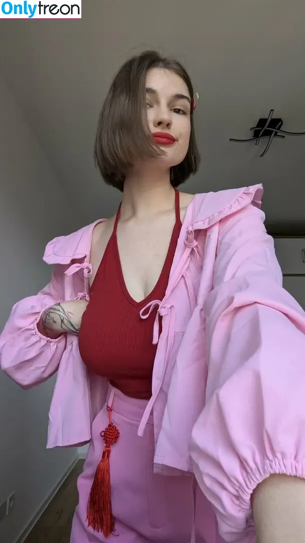 mini__pi_g nude photo #0081 (mini._.pig_)