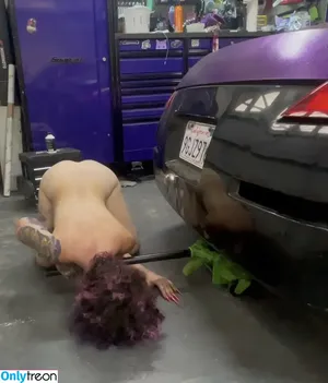 Minitruckmommy / Tinydemon / thatonesadist / thegothicmechanic nude photo #0013