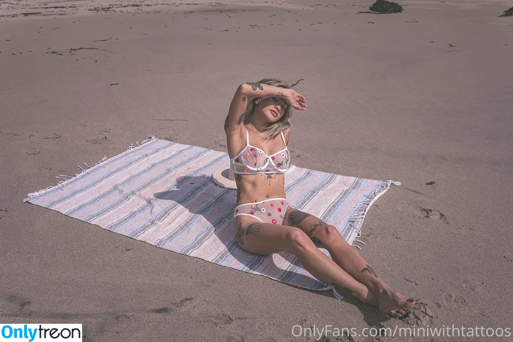 miniwithtattoos nude photo #0014 (mini_tattoo_page)