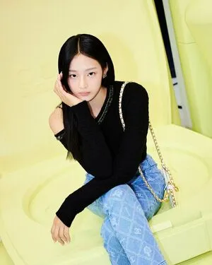 Minji / lovres_min__ / miniwithtattoos / newjeans_official nude photo #0024