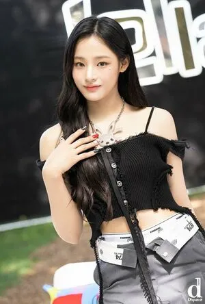 Minji / lovres_min__ / miniwithtattoos / newjeans_official nude photo #0072