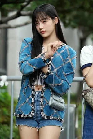 Minji / lovres_min__ / miniwithtattoos / newjeans_official nude photo #0074