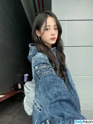 Minji / lovres_min__ / miniwithtattoos / newjeans_official nude photo #0299
