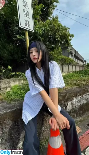 Minji / lovres_min__ / miniwithtattoos / newjeans_official nude photo #0524