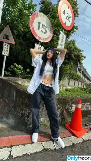 Minji / lovres_min__ / miniwithtattoos / newjeans_official nude photo #0528