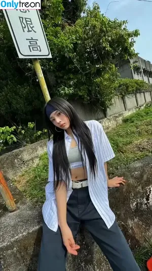 Minji / lovres_min__ / miniwithtattoos / newjeans_official nude photo #0529