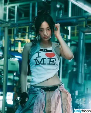 Minji / lovres_min__ / miniwithtattoos / newjeans_official nude photo #0607