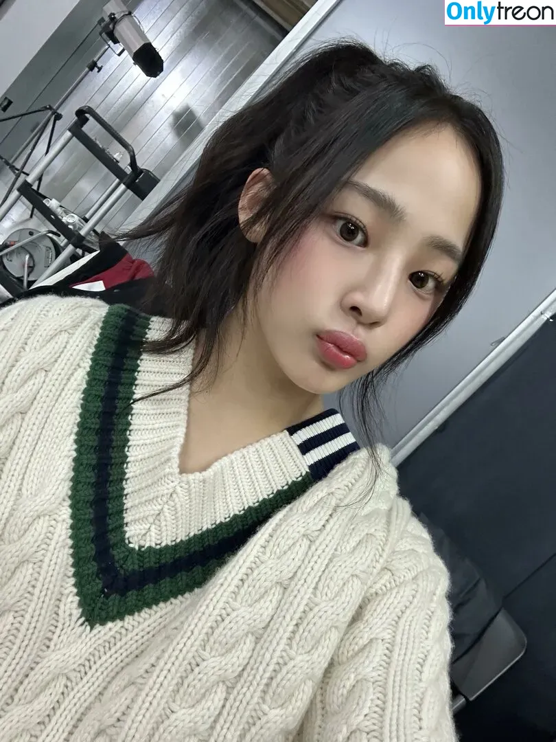 Minji nude photo #0012 (lovres_min__ / miniwithtattoos / newjeans_official)