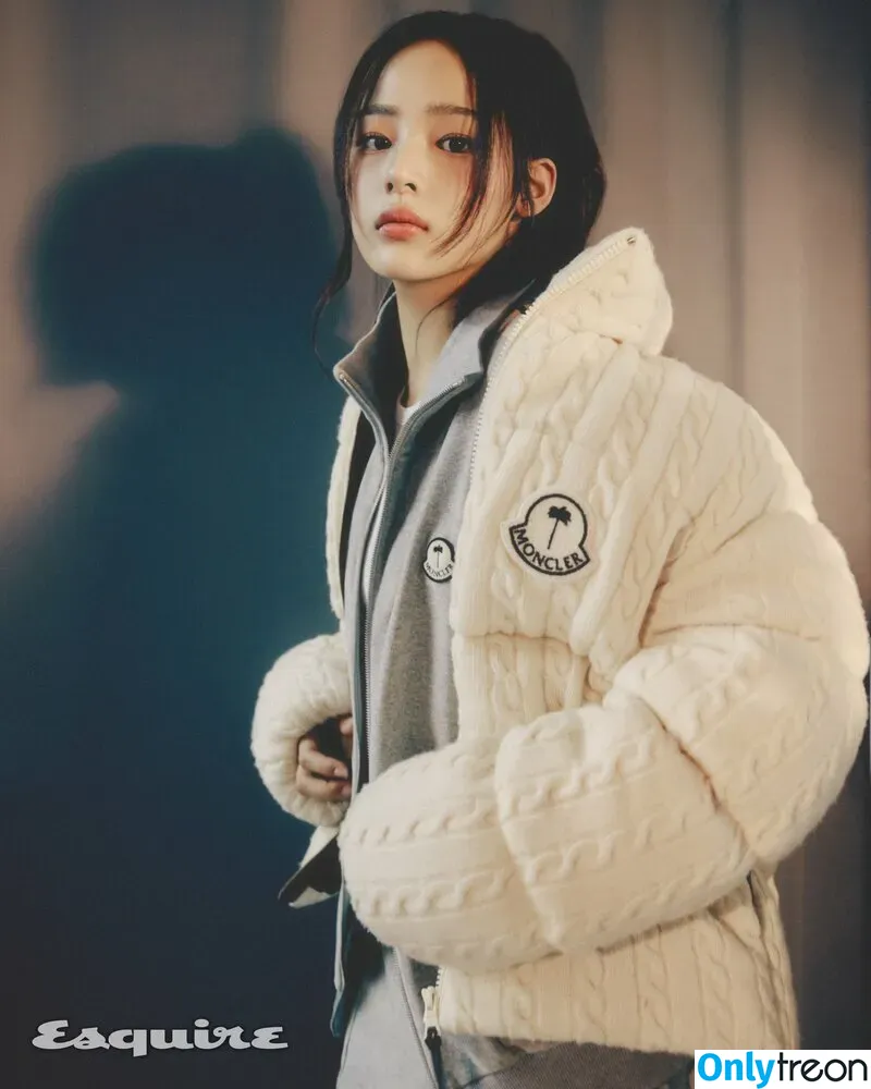 Minji nude photo #0014 (lovres_min__ / miniwithtattoos / newjeans_official)